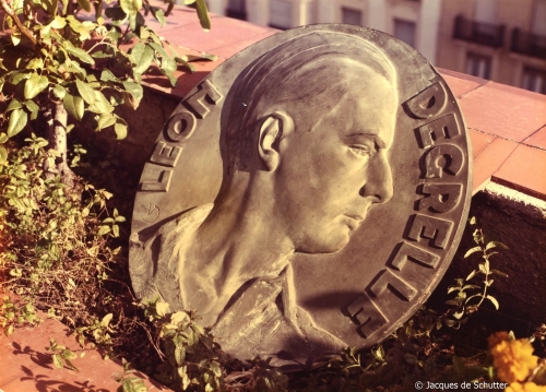 ferruccio vecchi,mussolini,eugène de bremaecker,victor demanet,charles de fraipont,arditi,marinetti,fiume d'annunzio,genève,casa d'italia,marcel-henri jaspar,rinaldini,dal prà,léopold iii,raphaël sindic,camille huysmans,julien lahaut,rené delbrouck,sado,john hagemans,lien tranché,grand-orient,cercle du collectionneur