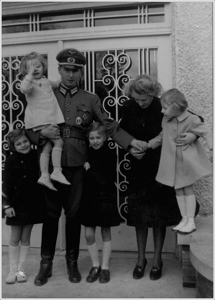 LD Anne+LM+Chantal+God.jpg