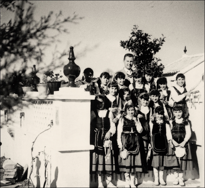 LD Carlina Ecole Filles.jpg
