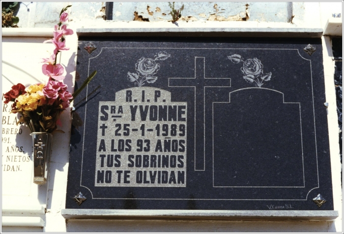 Yvonne Leroy Tombe Constantina.jpg